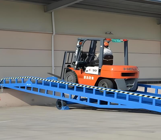 海原移动式卸货平台（叉车用）